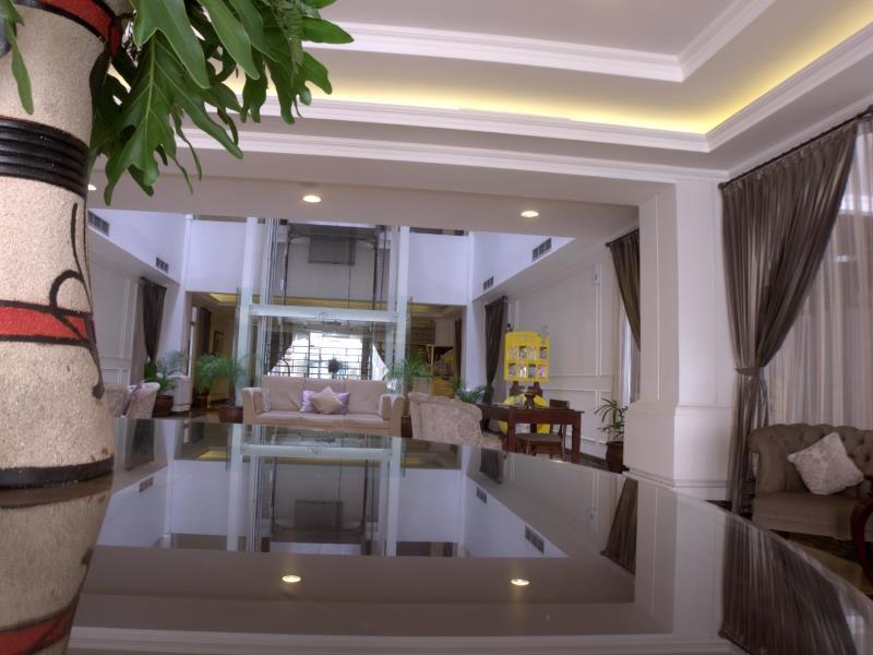 โรงแรมอมาเรโล โซโล Surakarta  ภายนอก รูปภาพ