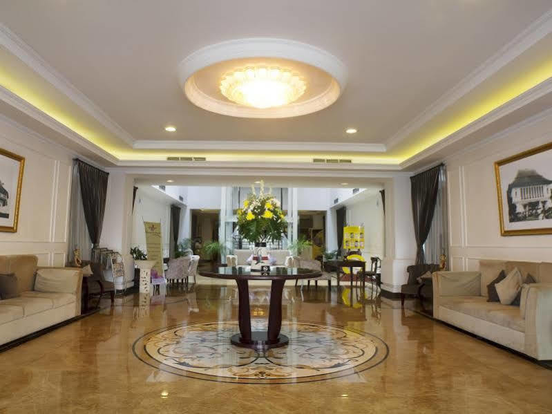 โรงแรมอมาเรโล โซโล Surakarta  ภายนอก รูปภาพ